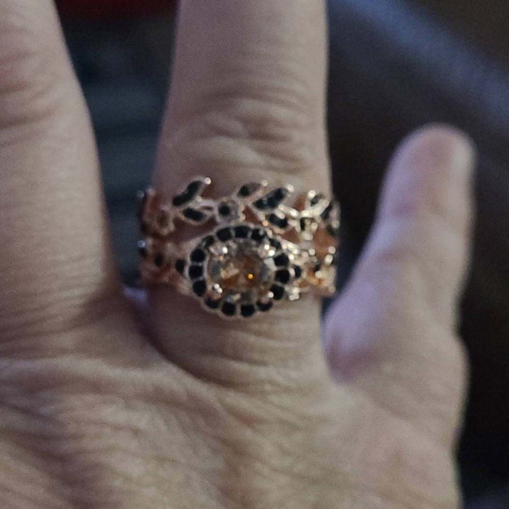 Fashion ring